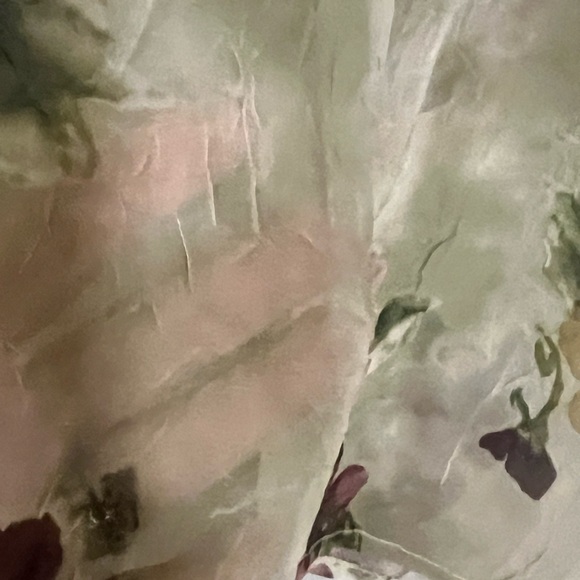 Laura Petite Sheer Short Sleeve Floral Blousee - Picture 4 of 4